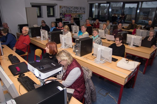 Titelbild zum News-Artikel: Senioren am PC