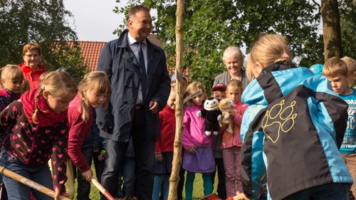 Titelbild zum News-Artikel: Ein Baum macht Schule