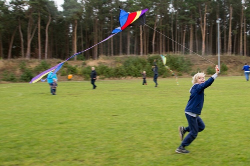 Titelbild zum News-Artikel Drachenfest: Luftballons als Starthilfe