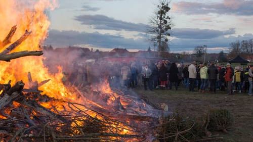 Titelbild zum News-Artikel Hinweise zum Lostauer Osterfeuer