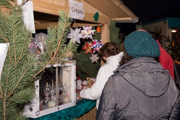 Weihnachtsmarkt mit neuen Ständen