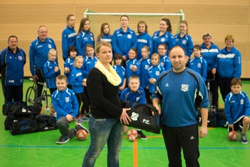 Für jeden eine Sporttasche