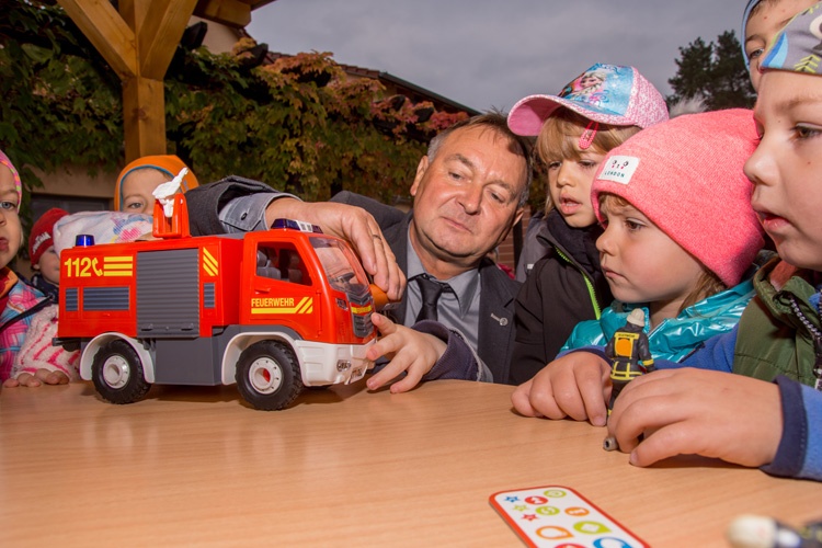 Titelbild zum News-Artikel Köppen wirbt für Feuerwehr