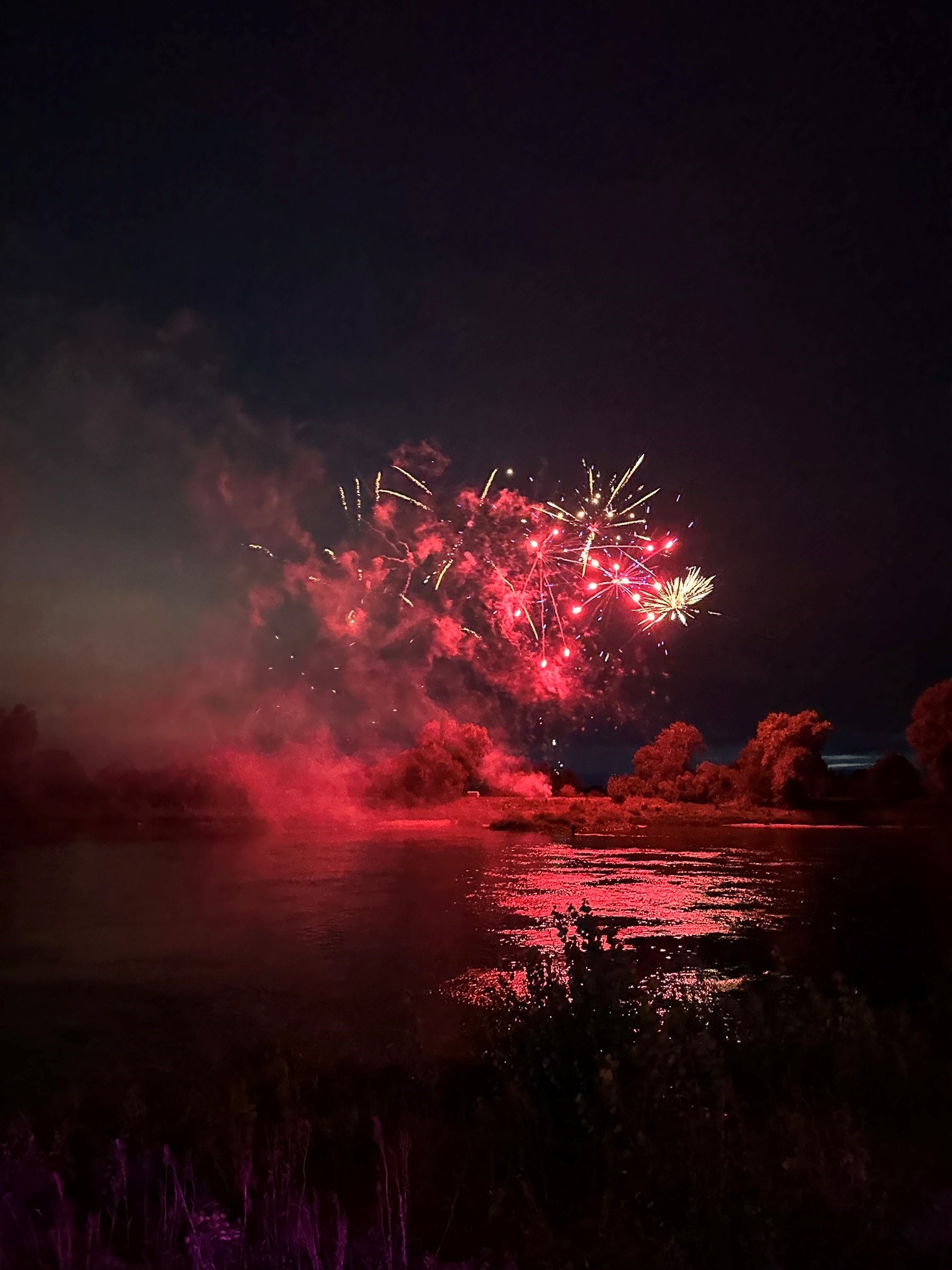 Feuerwerk am Elbebadetag 2024