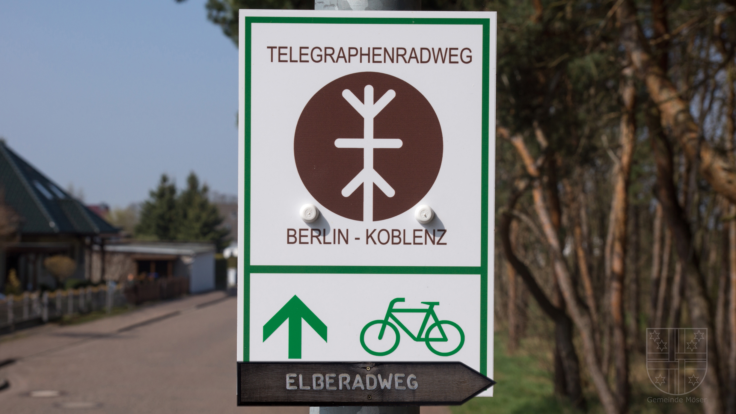 Telegrafenradlinie und Elberadweg kreuzen Lostau